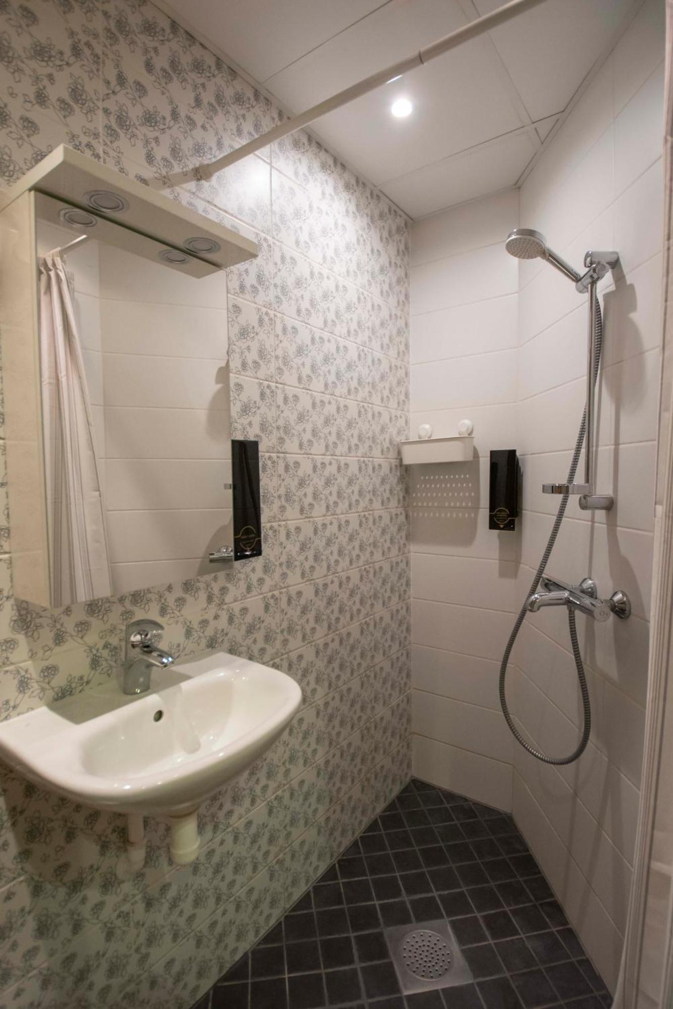 Karlovaidyll 7 - Homey Apartment With Free Parking! Tartu Luaran gambar